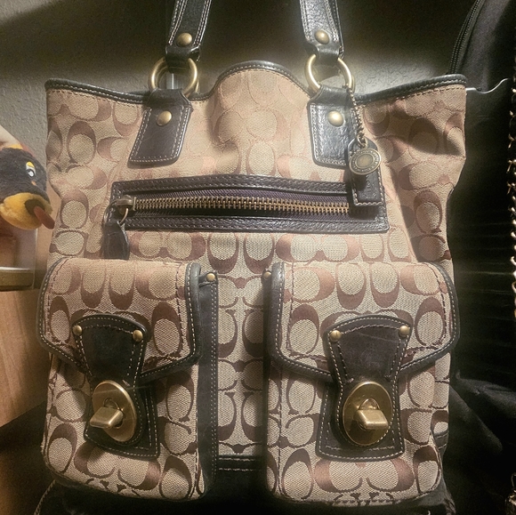 Coach Signature Gigi Executive Tote and Planner - Picture 9 of 11